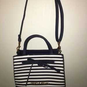Cross body purse